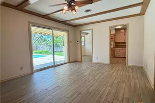 141 Oaklane Dr, Universal City, TX 78148 - Photo 11