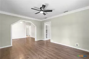307 Crockett St, Holland, TX 76534 - Photo 5