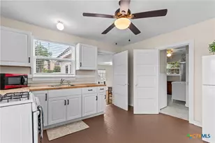 111 N 11th St, Temple, TX 76501 - Photo 7