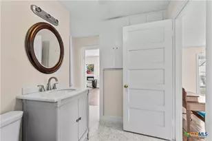 111 N 11th St, Temple, TX 76501 - Photo 17
