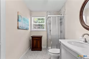 111 N 11th St, Temple, TX 76501 - Photo 15