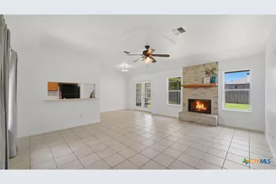 1615 Sunshine Peak, New Braunfels, TX 78130 - Photo 3