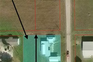 100 N 13th St, Seadrift, TX 77983 - Photo 1