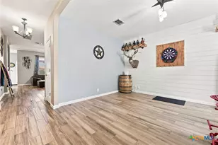2214 Lakeline Dr, New Braunfels, TX 78130 - Photo 3