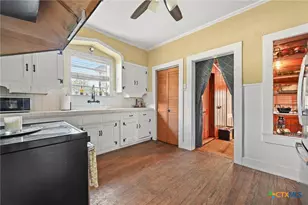 101 Bowie St, Martindale, TX 78655 - Photo 11
