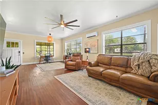 101 Bowie St, Martindale, TX 78655 - Photo 9