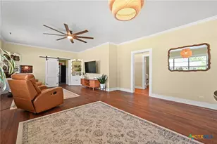 101 Bowie St, Martindale, TX 78655 - Photo 7