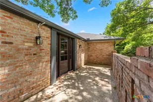 1413 N 11th St, Temple, TX 76501 - Photo 5