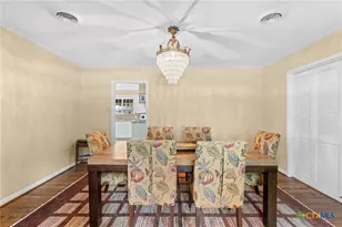 1413 N 11th St, Temple, TX 76501 - Photo 9