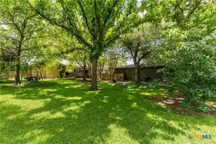 1413 N 11th St, Temple, TX 76501 - Photo 37