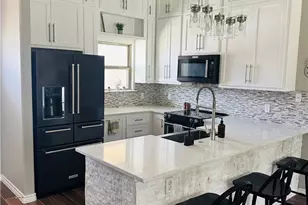 231 Navarro Xing St, Seguin, TX 78155 - Photo 11