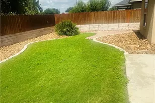 231 Navarro Xing St, Seguin, TX 78155 - Photo 7