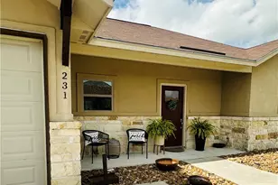 231 Navarro Xing St, Seguin, TX 78155 - Photo 3