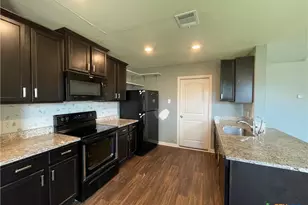 409 Wincliff Ln, Jarrell, TX 76537 - Photo 7