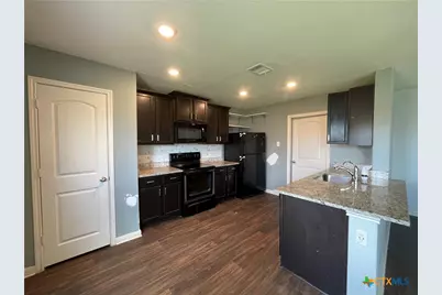409 Wincliff Lane, Jarrell, TX 76537 - Photo 7
