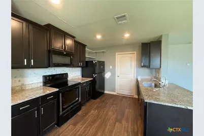 409 Wincliff Lane, Jarrell, TX 76537 - Photo 7