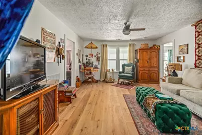 305 W Dallas Avenue, Seadrift, TX 77983 - Photo 5
