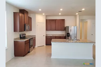 518 Deer Crest Drive, New Braunfels, TX 78130 - Photo 5