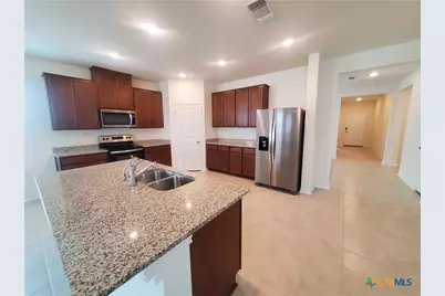 518 Deer Crest Drive, New Braunfels, TX 78130 - Photo 7