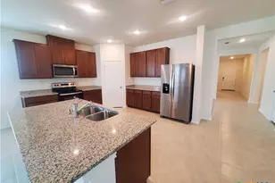 518 Deer Crest Dr, New Braunfels, TX 78130 - Photo 7