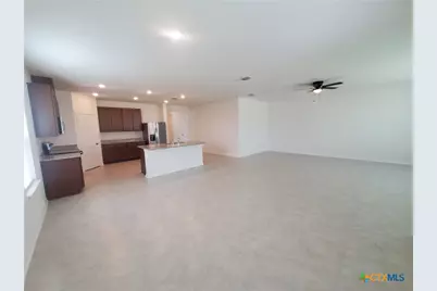 518 Deer Crest Drive, New Braunfels, TX 78130 - Photo 9