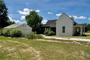 801 Reynolds, Goldthwaite, TX 76844 - Photo 5