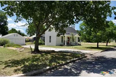 801 Reynolds, Goldthwaite, TX 76844 - Photo 3