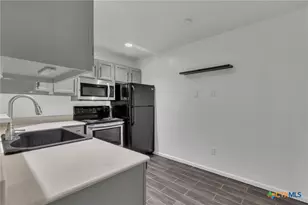 1624 Aquarena Springs Dr, San Marcos, TX 78666 - Photo 5