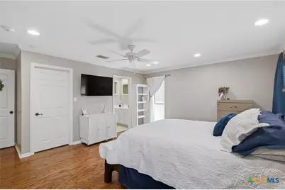 504 Colony Creek Drive, Victoria, TX 77904 - Photo 11