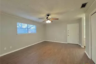 727 Royal St, Salado, TX 76571 - Photo 21