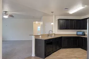 1015 Franklin Cir, Belton, TX 76513 - Photo 7
