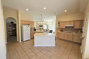 2253 N Ranch Estates Blvd, New Braunfels, TX 78130 - Photo 13