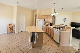 2253 N Ranch Estates Blvd, New Braunfels, TX 78130 - Photo 9