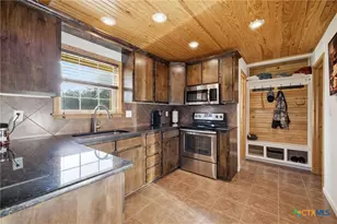 10488 Hwy 304, Harwood, TX 78629 - Photo 23