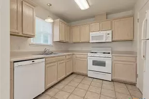 900 Jasmine Trail, Georgetown, TX 78626 - Photo 3