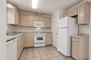 900 Jasmine Trail, Georgetown, TX 78626 - Photo 9