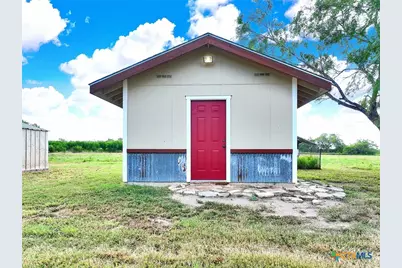 1591 County Road 476, Stockdale, TX 78160 - Photo 45
