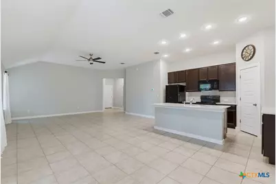 201 Benedict Avenue, Florence, TX 76527 - Photo 5