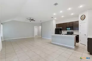 201 Benedict Ave, Florence, TX 76527 - Photo 5