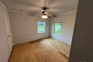 1302 E Avenue F, Temple, TX 76501 - Photo 9