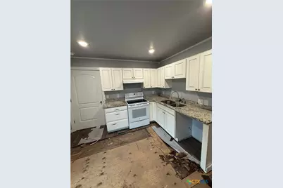 1302 E Avenue F, Temple, TX 76501 - Photo 5