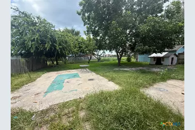 518 Lazy Lane, Port Lavaca, TX 77979 - Photo 9