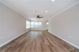 2605 N Ben Jordan St, Victoria, TX 77901 - Photo 7