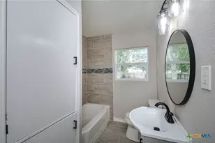 2605 N Ben Jordan St, Victoria, TX 77901 - Photo 27