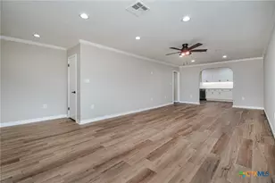 2605 N Ben Jordan St, Victoria, TX 77901 - Photo 5