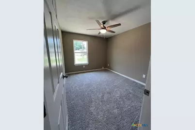709 W Evans, Hearne, TX 77859 - Photo 11