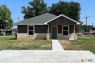 709 W Evans, Hearne, TX 77859 - Photo 1