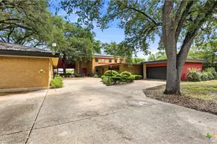 1655 Kuehler Ave, New Braunfels, TX 78130 - Photo 5