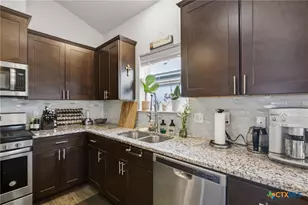 318 Brushy Creek, Victoria, TX 77904 - Photo 9