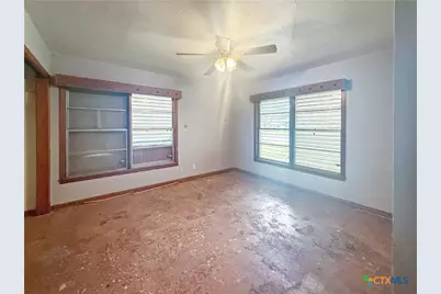 214 Crockett Street, Port Lavaca, TX 77979 - Photo 9